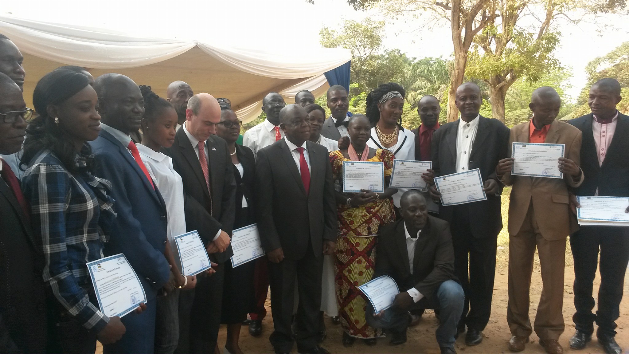 Remise officielle de certificat de formation aux cadres du Ministère en charge des Mines et des Points Focaux du Secrétariat Permanent du Processus de Kimberley.