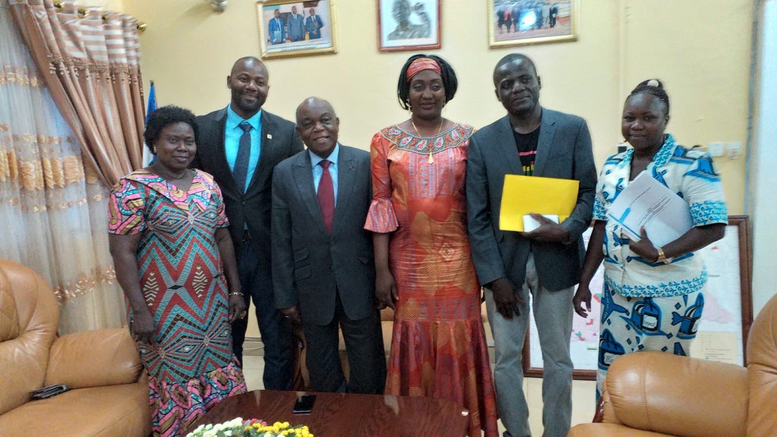 SIGNATURE D’UN CONTRAT DE PARTENARIAT ENTRE L’ASSOCIATION DES FEMMES DU SECTEUR MINIER DE CENTRAFRIQUE ET LA COMPAGNIE CENTRAL AFRICAN NATURAL RESOURCES CORPORATION LIMITED