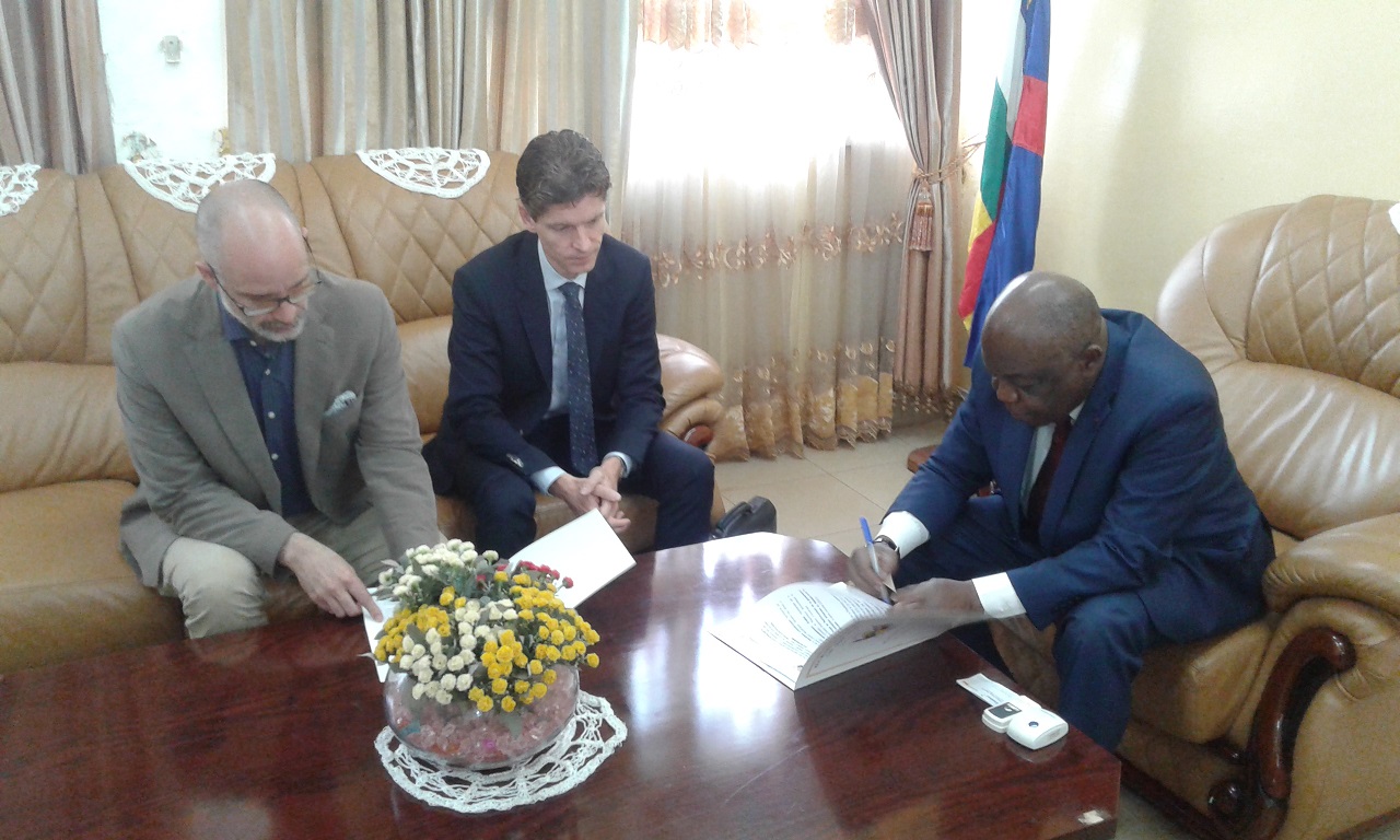 Signature d’accord de collaboration entre le Gouvernement de la République Centrafricaine et l’agence Belge de développement ENABEL.