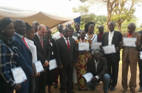 Remise officielle de certificat de formation aux cadres du Ministère en charge des Mines et des Points Focaux du Secrétariat Permanent du Processus de Kimberley.